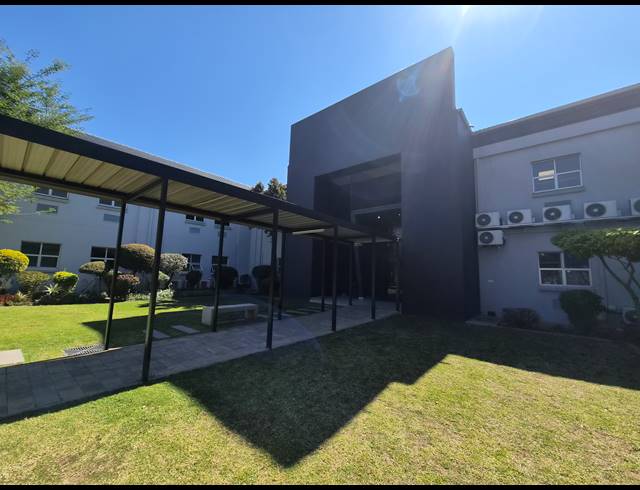 334M² OFFICE TO LET IN HALFWAY GARDENS